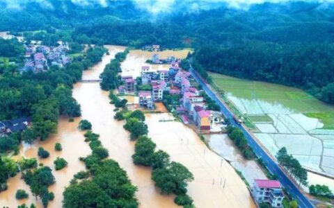 发生洪灾时，需要携带哪些东西？